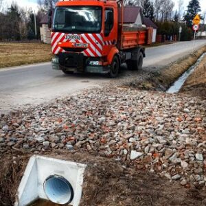 utwardzenie wjazdu na działkę